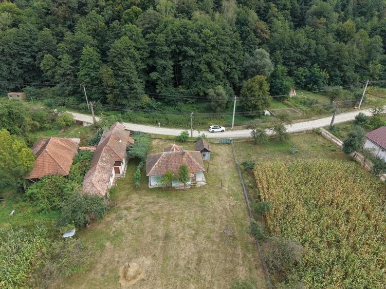 Casă cu 4 camere în Morăști