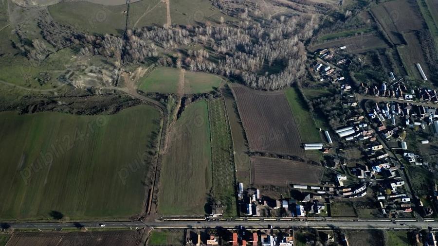 Teren de 9654 mp, în Dobra