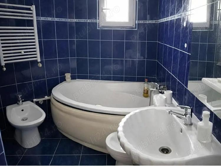 Apartament cu 3 camere decomandat în Nicolina