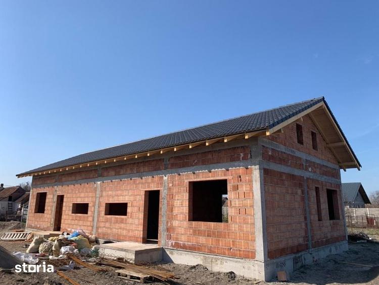 Casă cu 3 camere cu Teren 250 Mp în Sânmihaiu Român