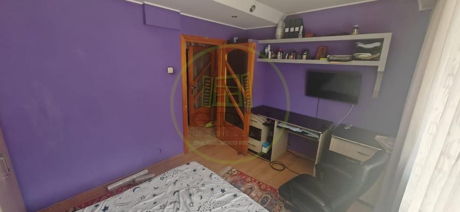 Apartament cu 2 camere semidecomandat, mobilat în Craiovița Nouă