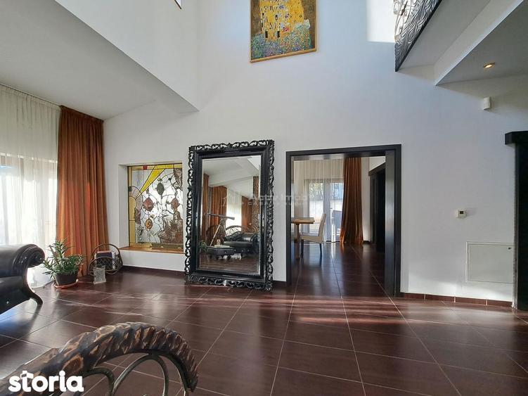 Casă cu 8 camere cu Teren 2500 Mp în Crevedia