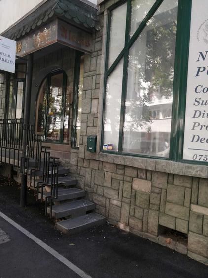 Spațiu comercial, de 70 mp, în Stana