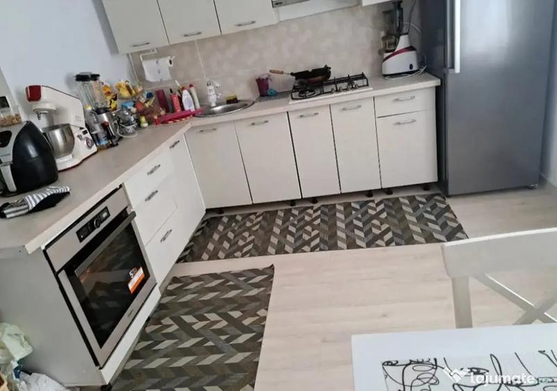 Casă cu 7 camere cu Teren 863 Mp în Brestei