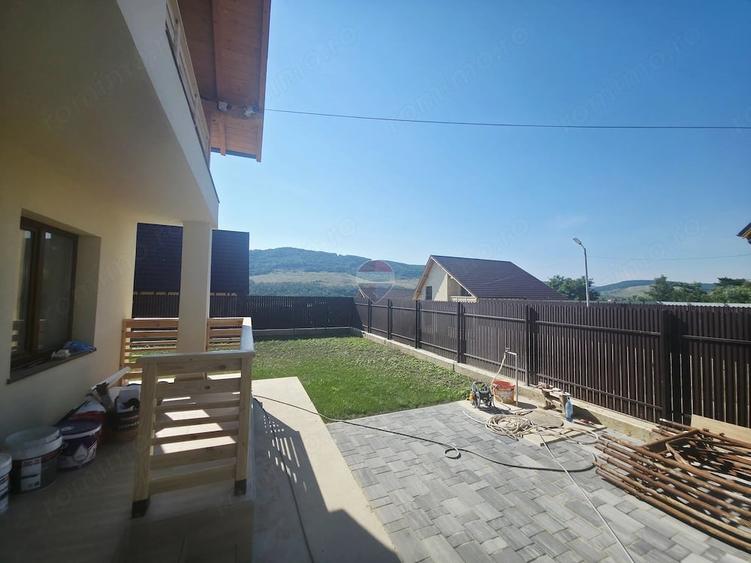 Casă cu 4 camere în Calea Romanului
