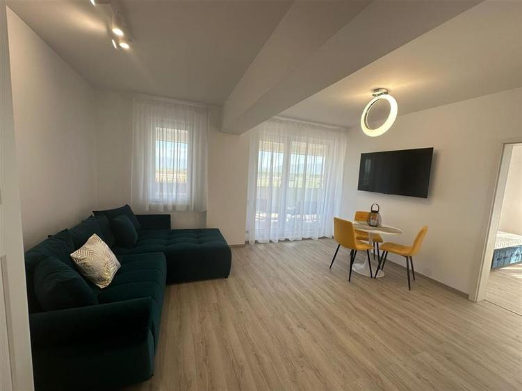 Apartament cu 2 camere semidecomandat, mobilat în Exterior Sud