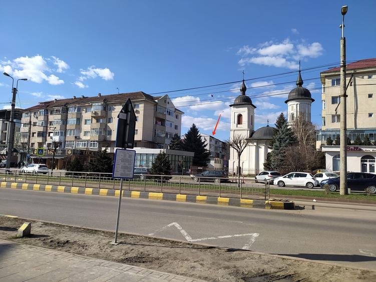 Apartament cu 3 camere decomandat în Central
