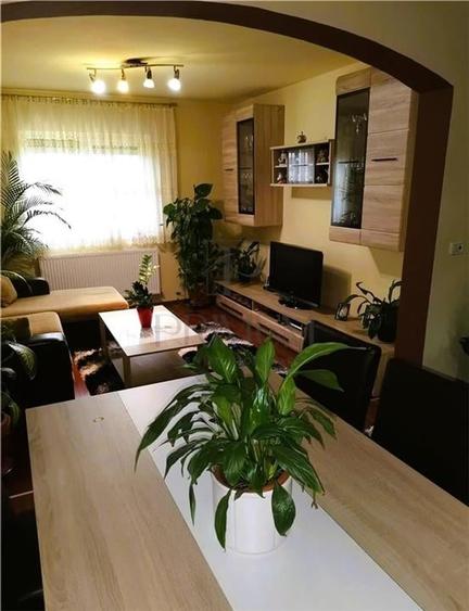 Casă individuală cu 5 camere cu Canalizare în Utvin