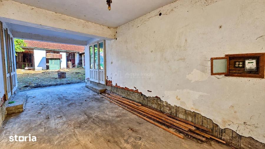 Casă semidecomandat cu Teren 944 Mp în Forotic