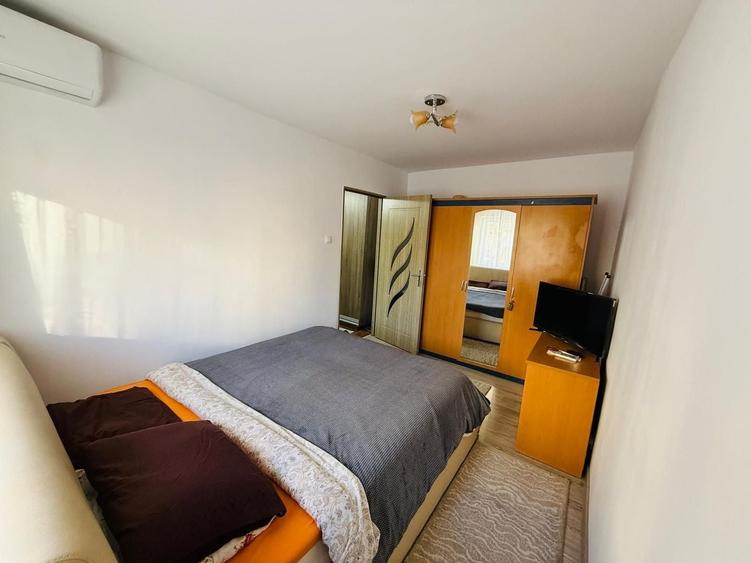 Apartament cu 2 camere semidecomandat, mobilat în Soarelui