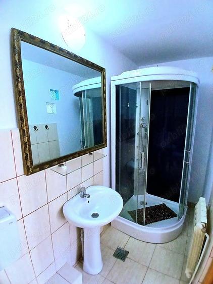 Apartament cu 5 camere decomandat în Central