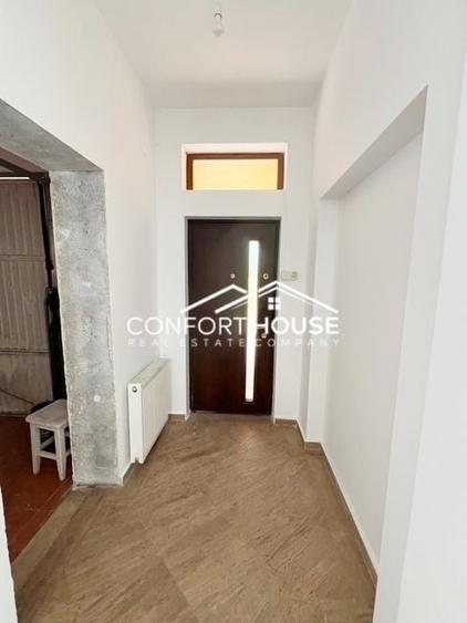 Duplex cu 6 camere cu Canalizare în Iancu Nicolae