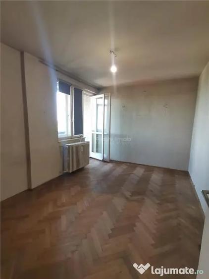 Apartament cu 3 camere semidecomandat în Parcul Circului