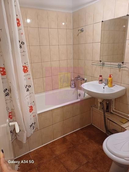 Apartament cu 2 camere semidecomandat în Uverturii