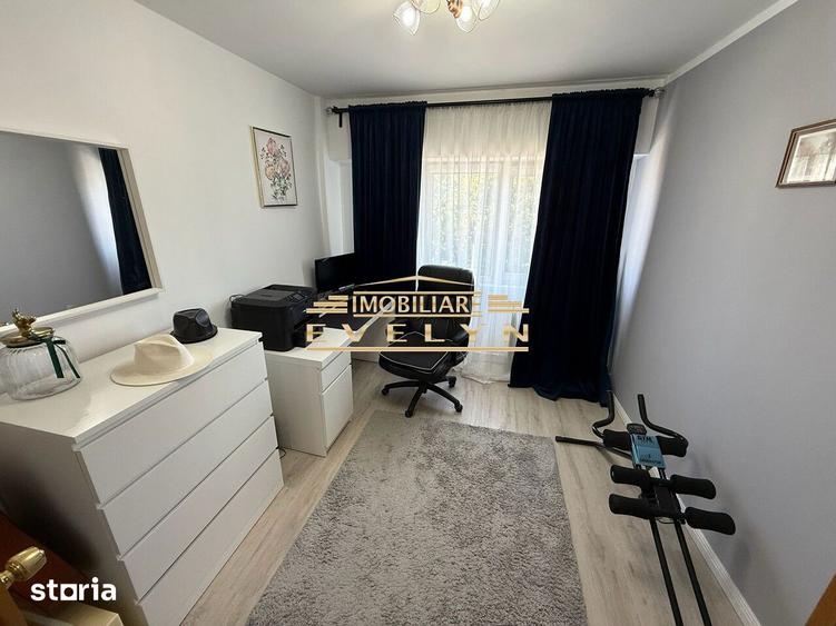 Apartament cu 4 camere decomandat în Central
