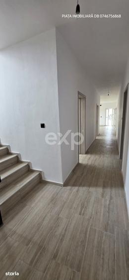 Casă cu 8 camere cu Teren 1388 Mp în Voinești