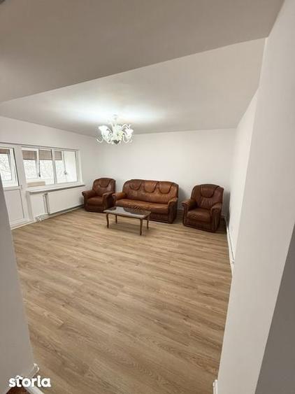 Apartament cu 3 camere decomandat în Apollo