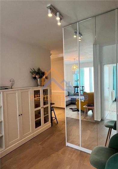 Apartament cu 2 camere semidecomandat, mobilat în Titan