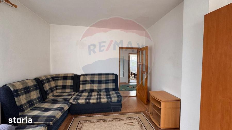 Apartament cu 3 camere semidecomandat, mobilat în Dâmbul Rotund