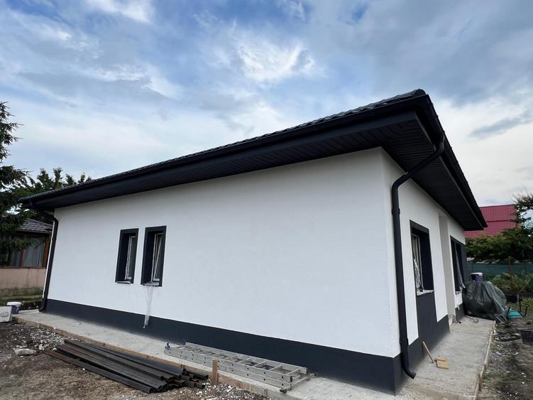 Casă individuală cu 4 camere cu Teren 400 Mp în Rediu