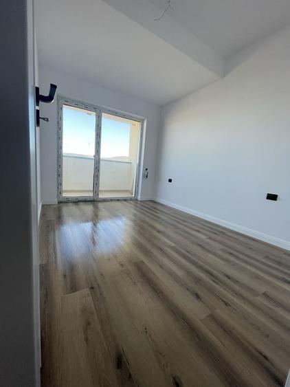 Apartament cu 2 camere decomandat în Florești