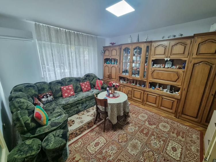 Casă individuală cu 3 camere cu Garaj în Micești
