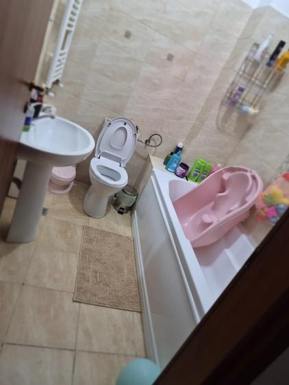 Apartament cu 3 camere decomandat în Militari