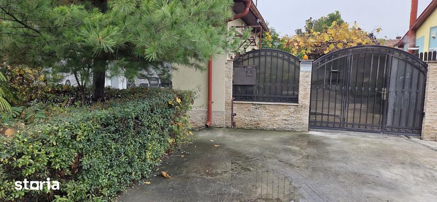 Casă cu 4 camere cu Teren 335 Mp în Fratelia