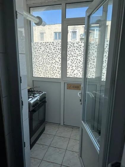 Apartament cu 3 camere decomandat în Baza 3