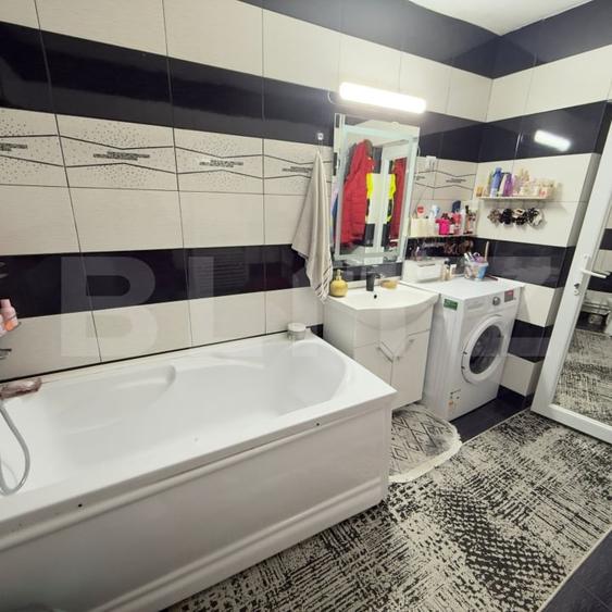 Casă individuală cu 9 camere cu Canalizare în Exterior Nord