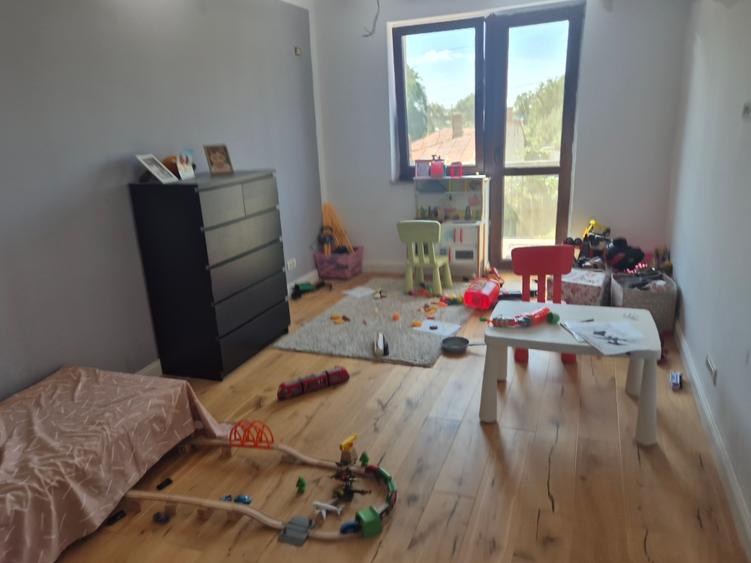 Casă individuală cu 5 camere cu Teren 1000 Mp în Zurbaua