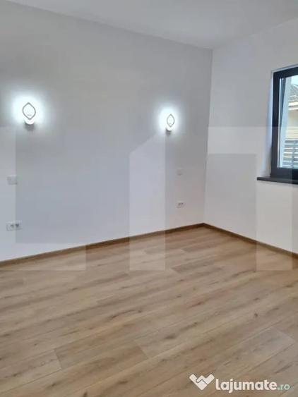 Casă cu 4 camere cu Teren 533 Mp în Curtești