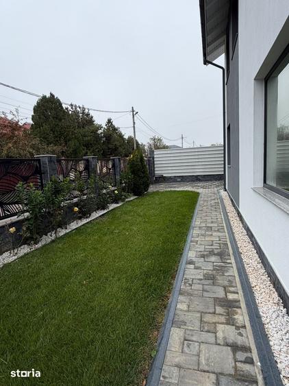 Casă cu 4 camere cu Teren 369 Mp în Blejoi