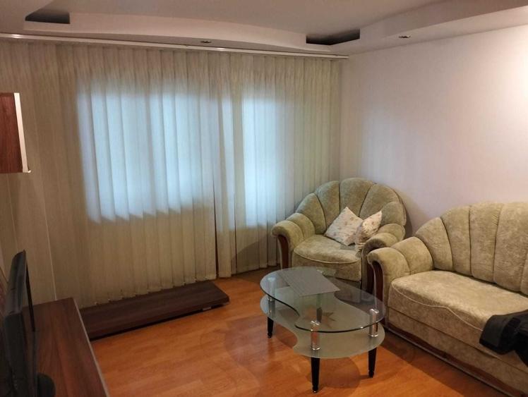Apartament cu 2 camere decomandat în Est