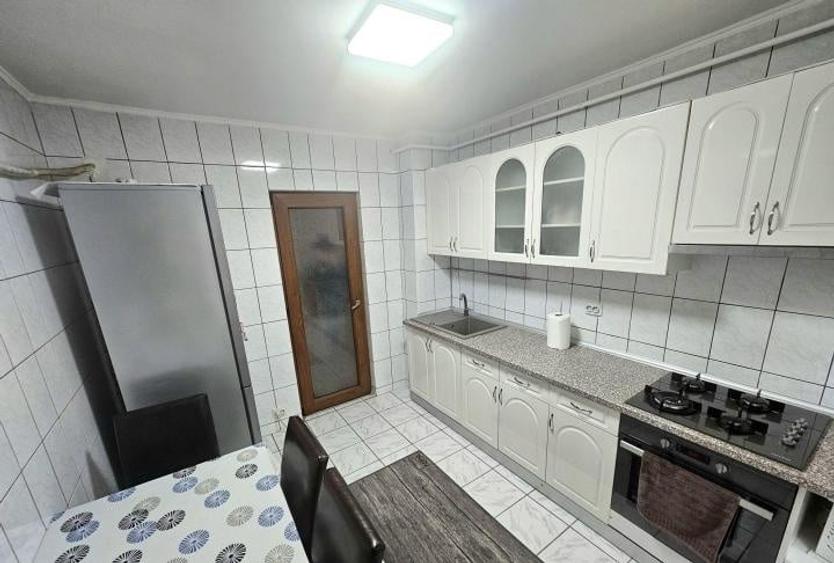 Apartament cu 2 camere decomandat, mobilat în Păcii