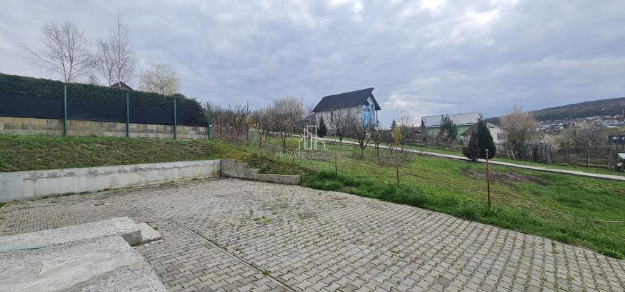 Casă individuală cu 4 camere cu Canalizare în Corunca