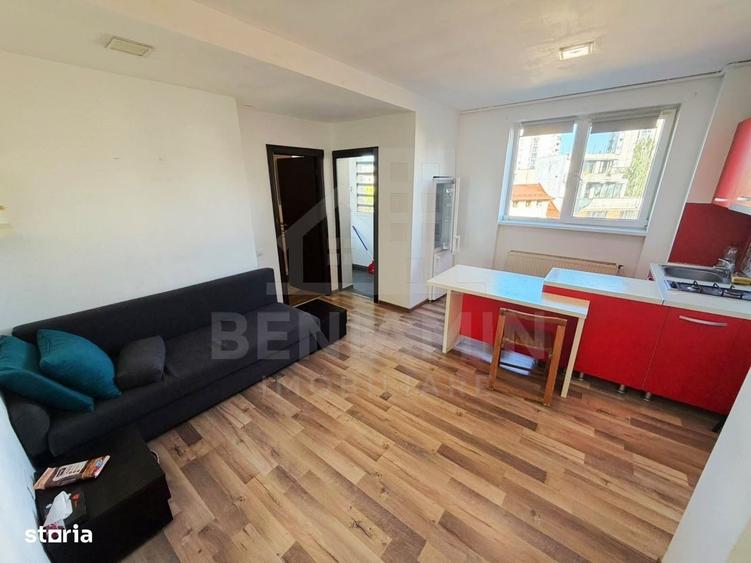 Apartament cu 3 camere semidecomandat în Griviței