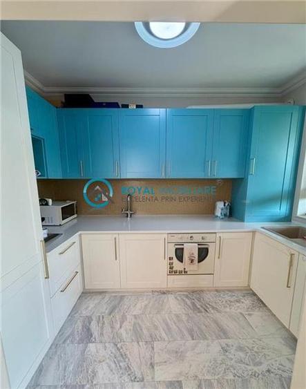 Duplex cu 5 camere cu Piscina în Păulești