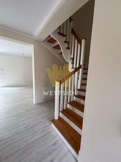Apartament cu 4 camere decomandat în Girocului