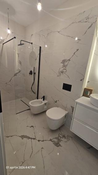 Apartament cu 3 camere semidecomandat în Complex Studențesc