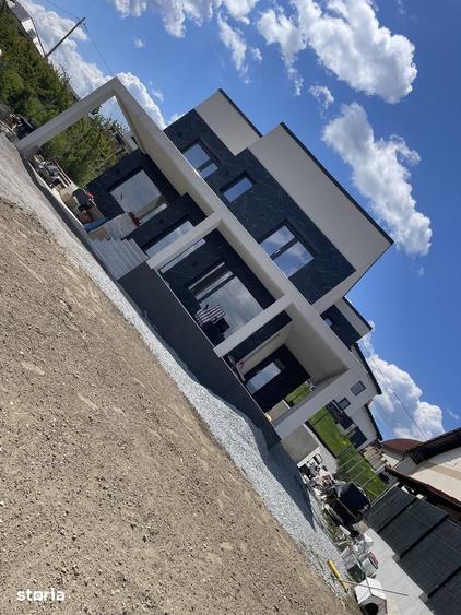Casă cu 4 camere cu Teren 1000 Mp în Central
