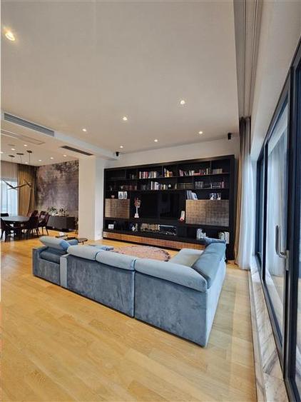 Apartament cu 6 camere decomandat, mobilat în Herăstrău