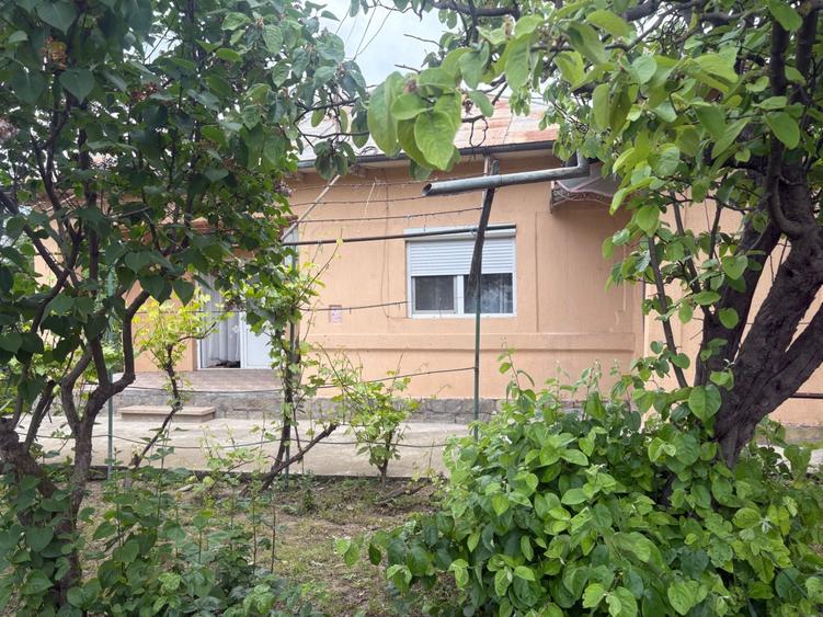 Casă cu 4 camere în