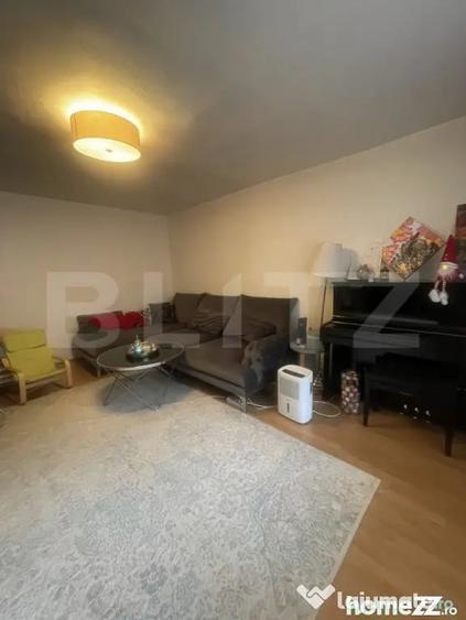 Apartament cu 4 camere decomandat în Central