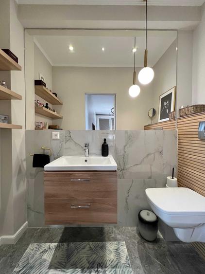 Apartament cu 3 camere decomandat, mobilat în Central