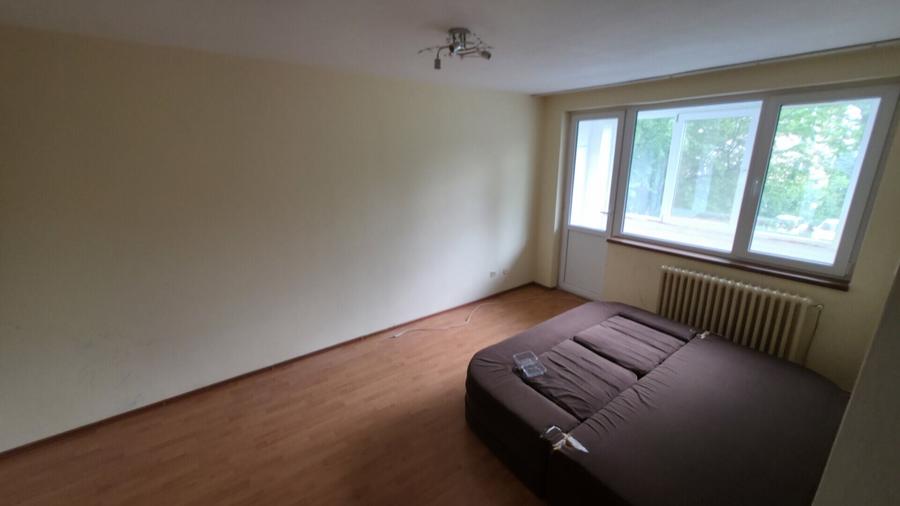 Apartament cu 2 camere semidecomandat în Micro 15