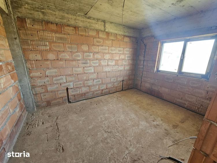 Casă cu 5 camere cu Teren 311 Mp în Central