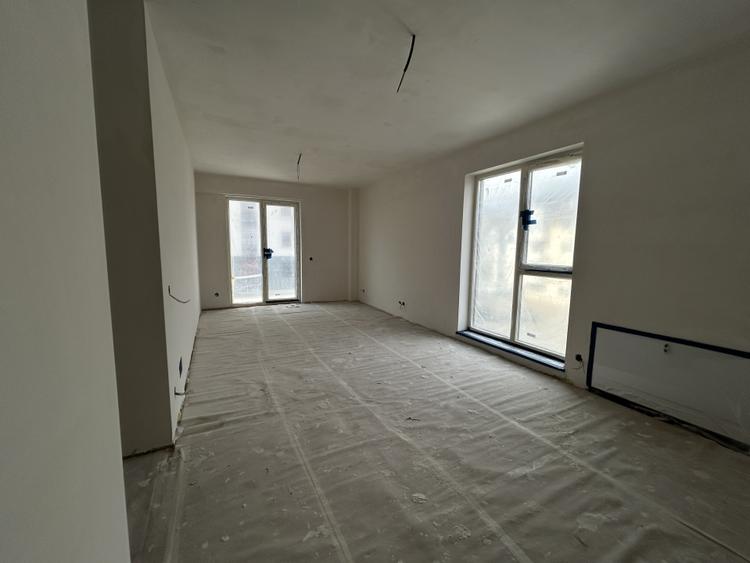 Apartament 3 camere, semidecomandat , finisat , zona Tineretului - 2
