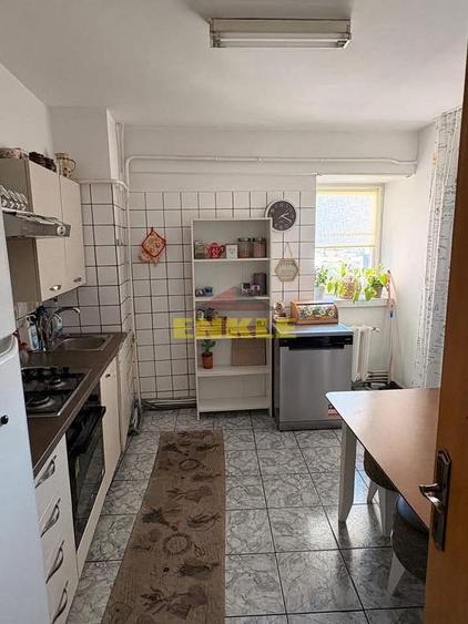 Apartament cu 4 camere decomandat în Ultracentral
