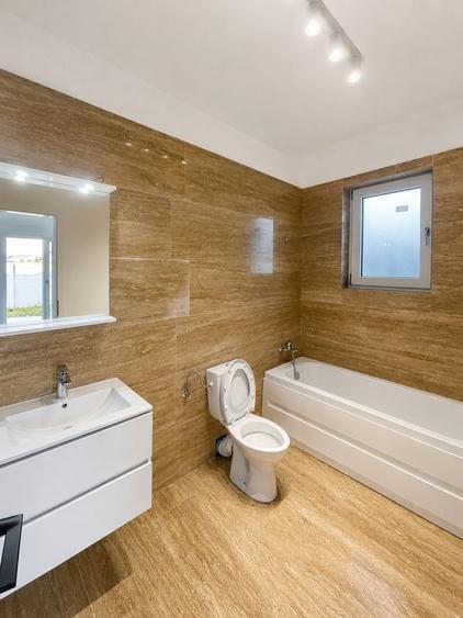 Casă cu 4 camere cu Canalizare în Tunari